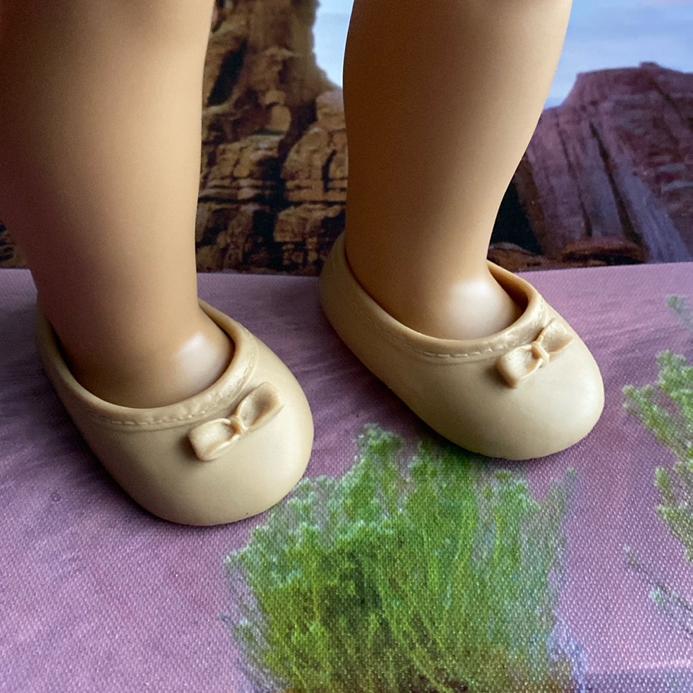 Our Generation 18” Anna doll shoes.